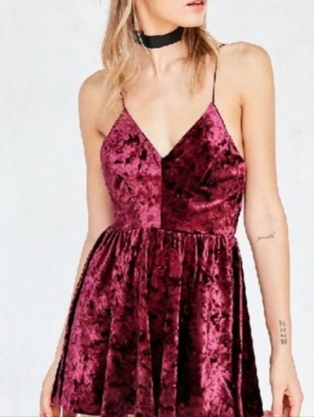 silence + noise Crushed Velvet Spaghetti Strap Mini Romper in Burgundy Open Back